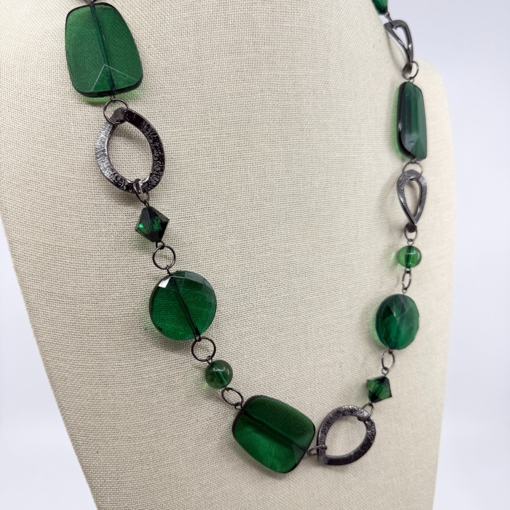 Emerald Green Statement Necklace Faceted Beads Gunmetal Tone Links Boho Chic - Picture 4 of 17